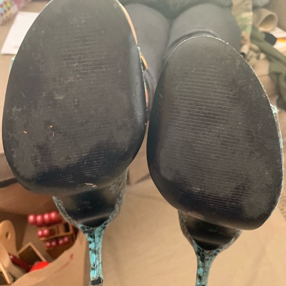 BCBG High Heels - Picture 6 of 8